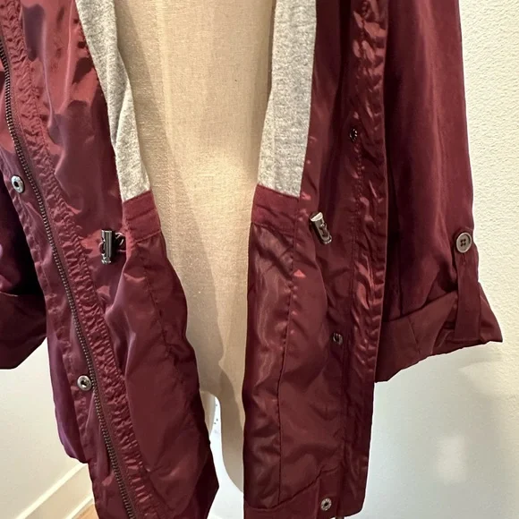 Mo-Ka  (L) Coat: roll sleeve option; hood zips into collar & draw to cinch waist - Picture 6 of 8